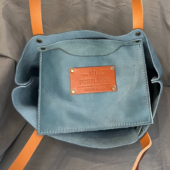 Portland Leather Tote, Limited Edition, Aqua / Blue, with Journal & Keychain - Picture 4 of 12
